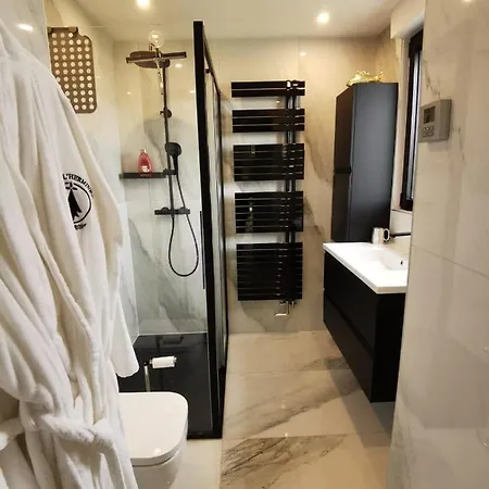 L'hermine Vue Exceptionnelle, Prestation Luxe Contemporaine Avec Cinema Et Spa, Borne Voit Electrique 빌라 펄로스가이렉