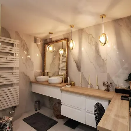 L'hermine Vue Exceptionnelle, Prestation Luxe Contemporaine Avec Cinema Et Spa, Borne Voit Electrique