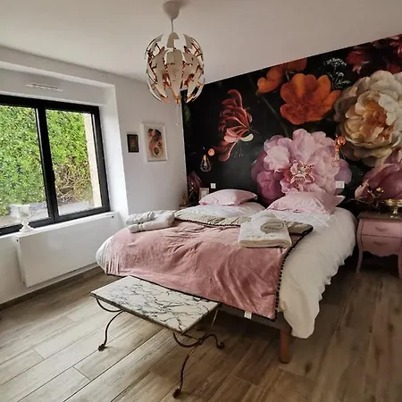 L'hermine Vue Exceptionnelle, Prestation Luxe Contemporaine Avec Cinema Et Spa, Borne Voit Electrique