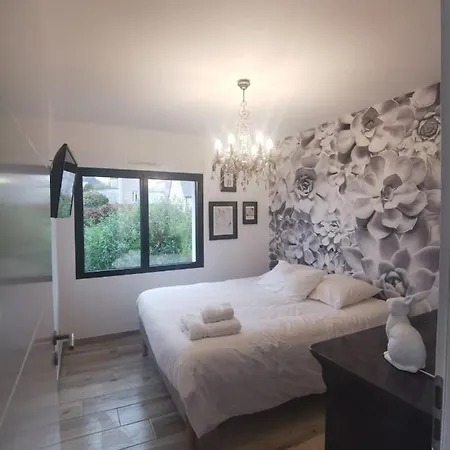 L'hermine Vue Exceptionnelle, Prestation Luxe Contemporaine Avec Cinema Et Spa, Borne Voit électrique *